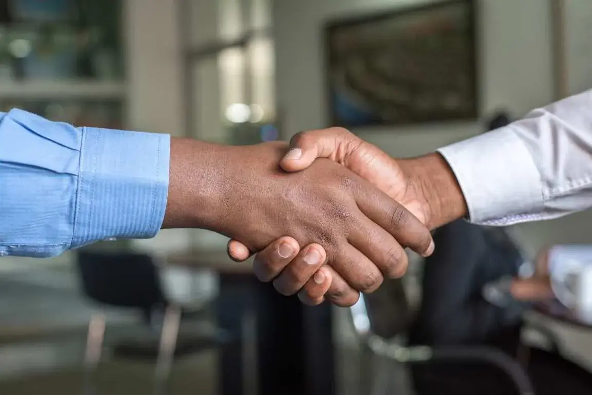 What Is Proximity Bias? A Guide for Hybrid Teams