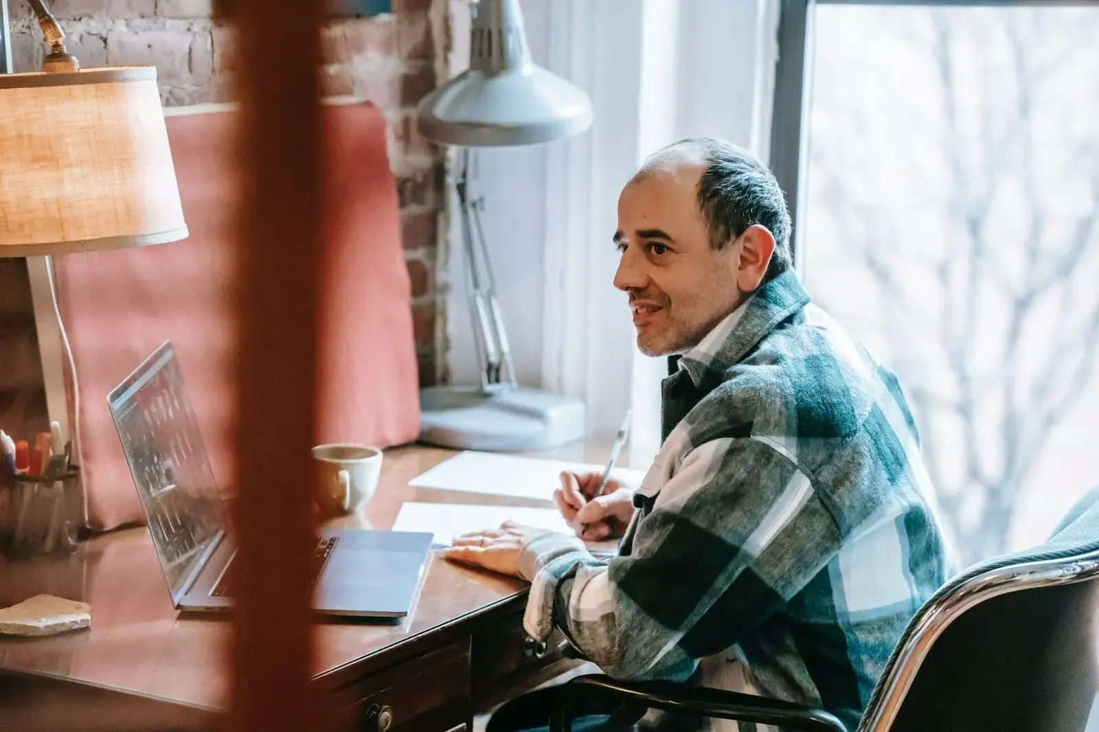 7 Key Benefits of Hybrid Working: Flexibility & More