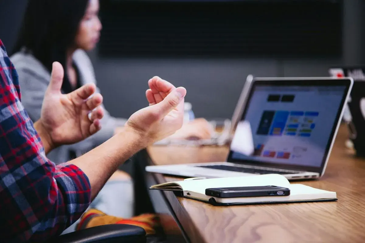 5 Best Hybrid Booking Systems for Your Office
