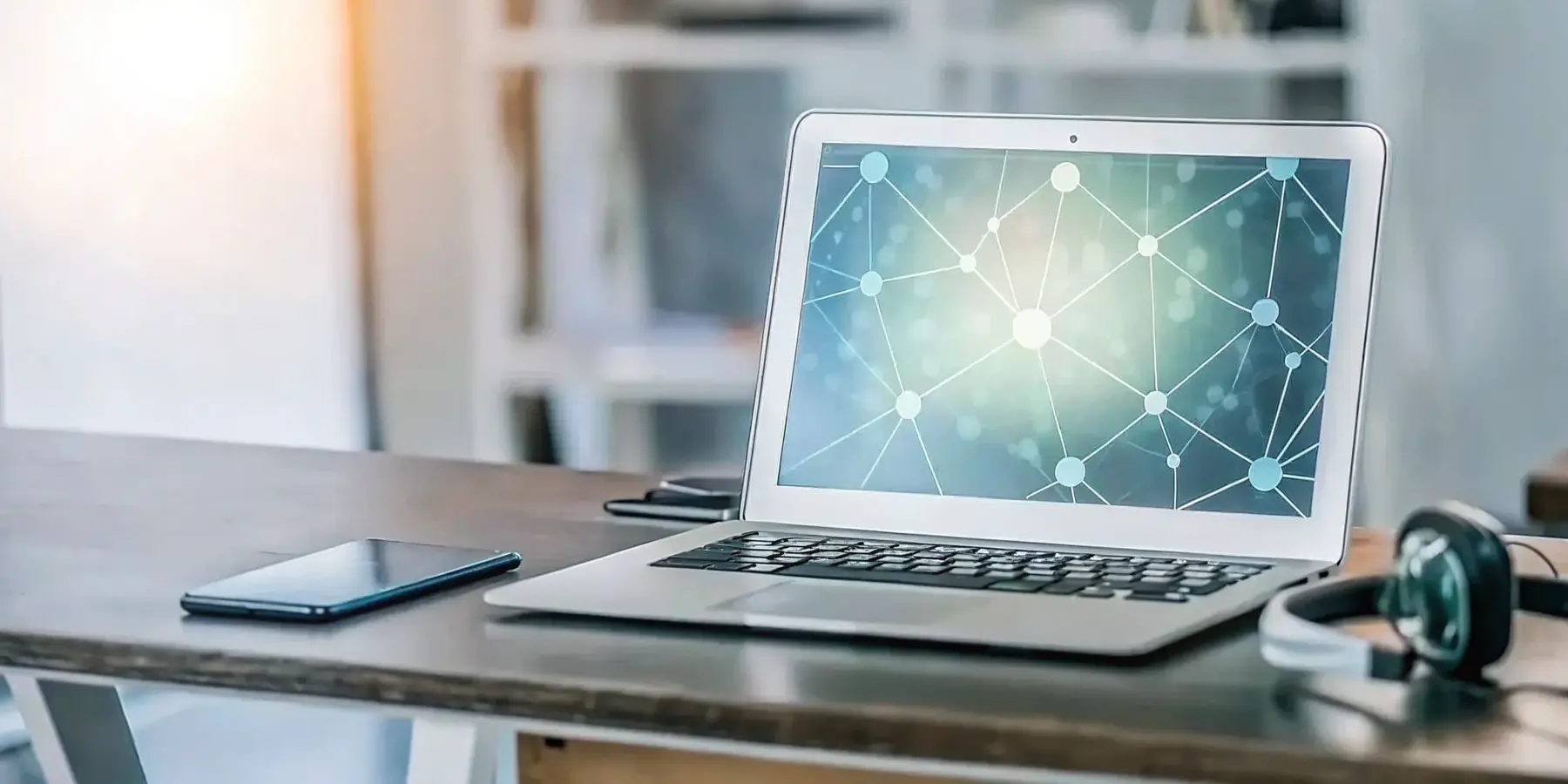 The 10 Best Workplace Apps for Hybrid Teams