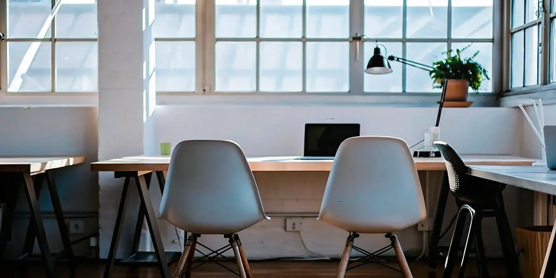12 Best Desk Sharing Software Tools Reviewed