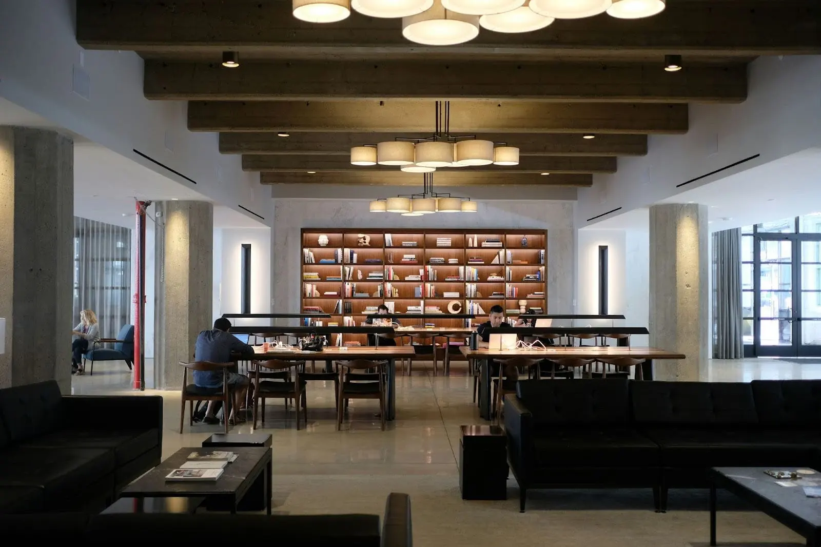 Unlock Flexible Workspace Potential: Hybrid Work Setup Guide