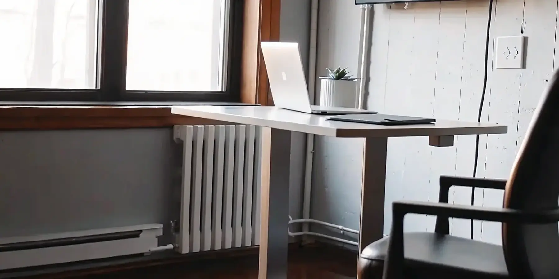 Desk Hoteling Management 101: A Simple Guide