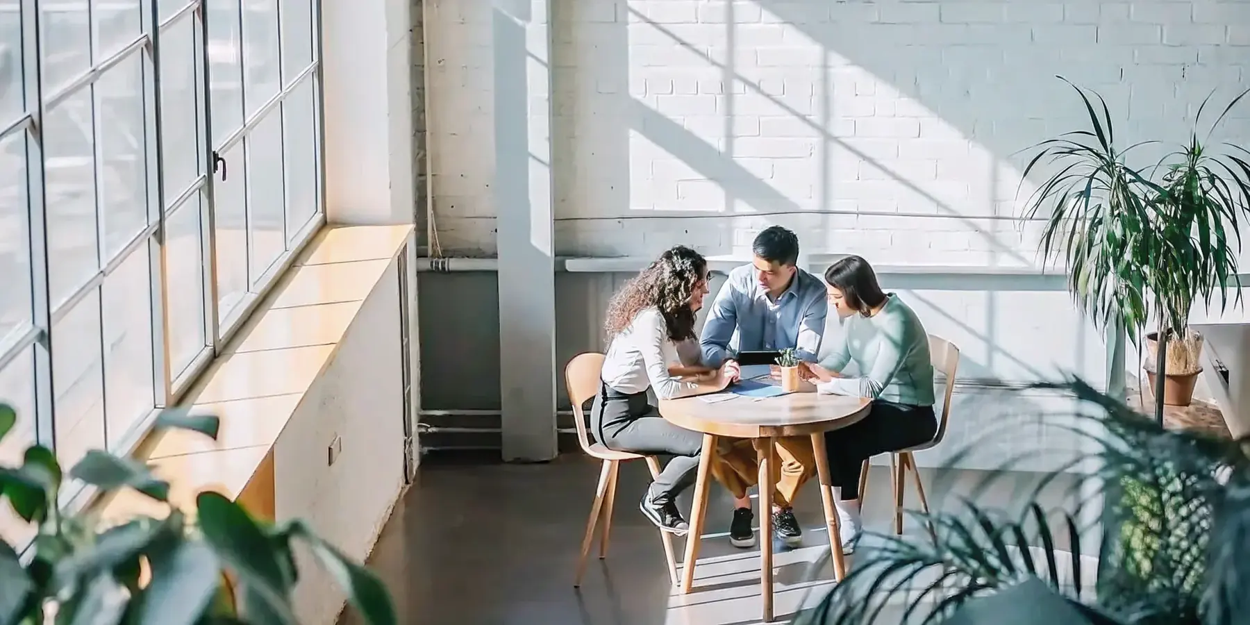 10 Tips for Maintaining Culture in a Hybrid Workplace