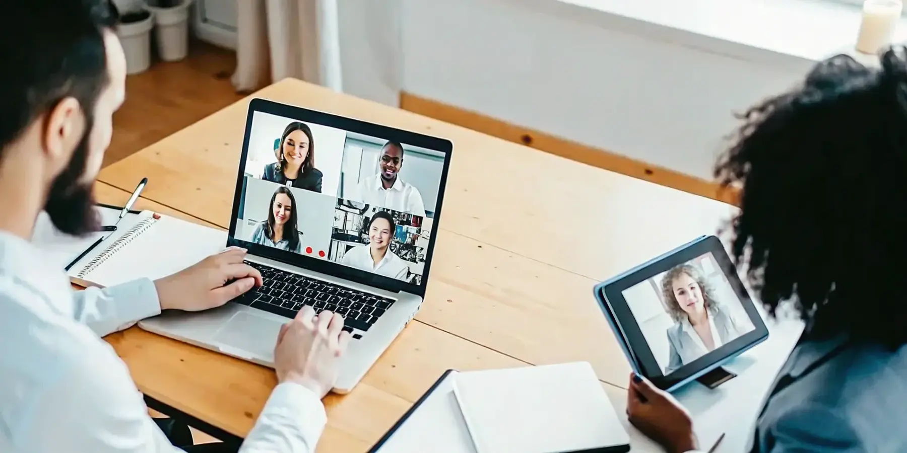 How to Effectively Manage a Hybrid Team: A Practical Guide