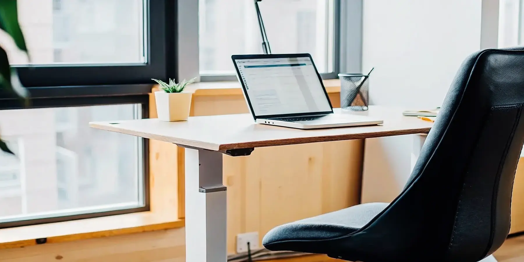 Choosing the Best Desk Booking Tool for Your Team