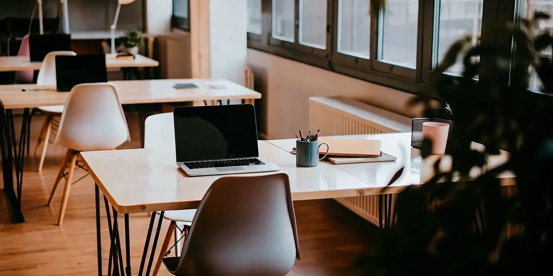 How to Organize Desk Sharing: The Ultimate Guide