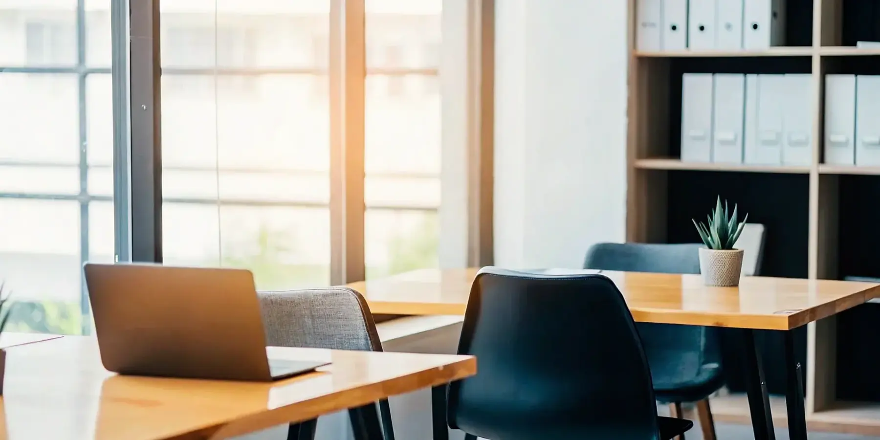 8 Best Coworking Booking Apps (A Full Review)