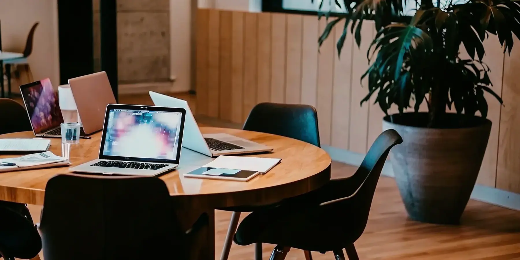 12 Best Team Collaboration Tools for Hybrid Teams