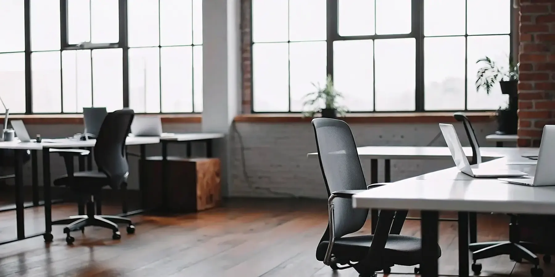 Hybrid Work Model: Benefits, Challenges, and Best Practices