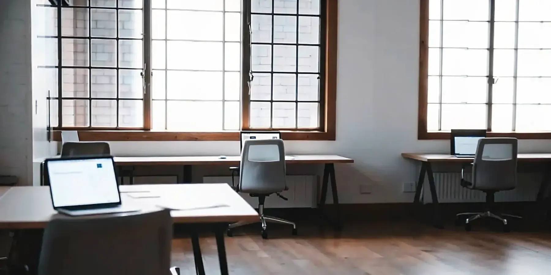 7 Hybrid Workplace Planning Challenges & Solutions