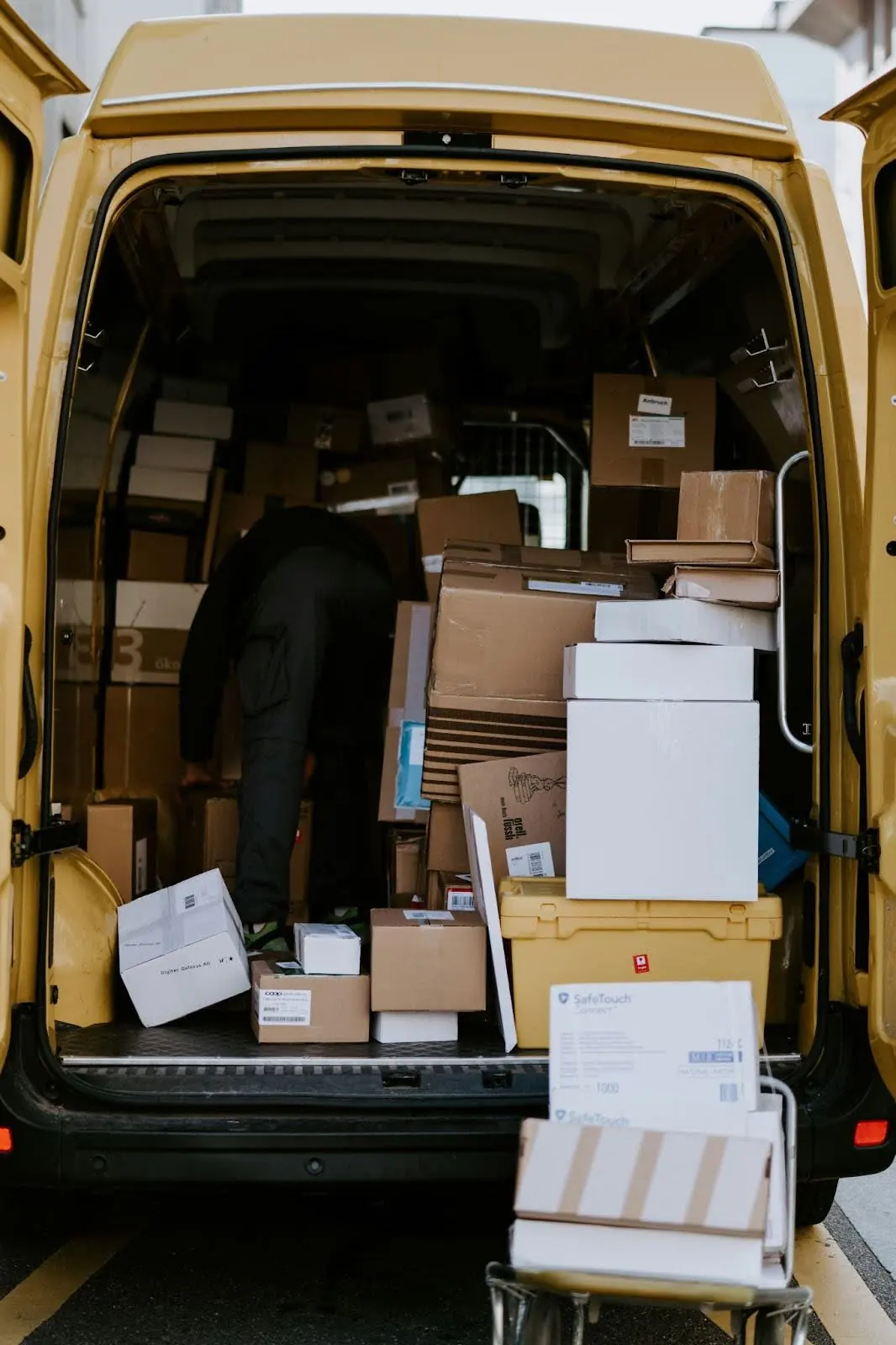 Hybrid Desk Booking Software for Your Office Move